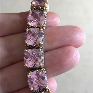 Beautiful pink bracelet. Signed pl